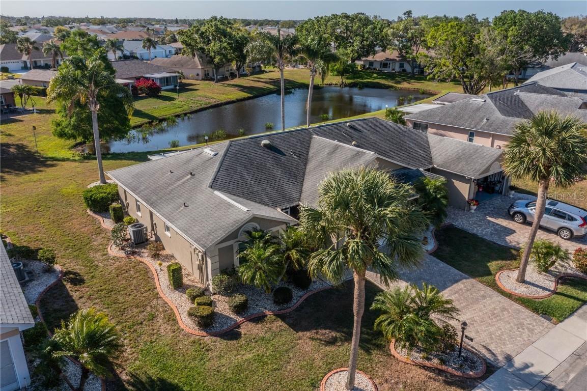 1933 Grand Cypress Ln., Sun City Center, FL 33573
