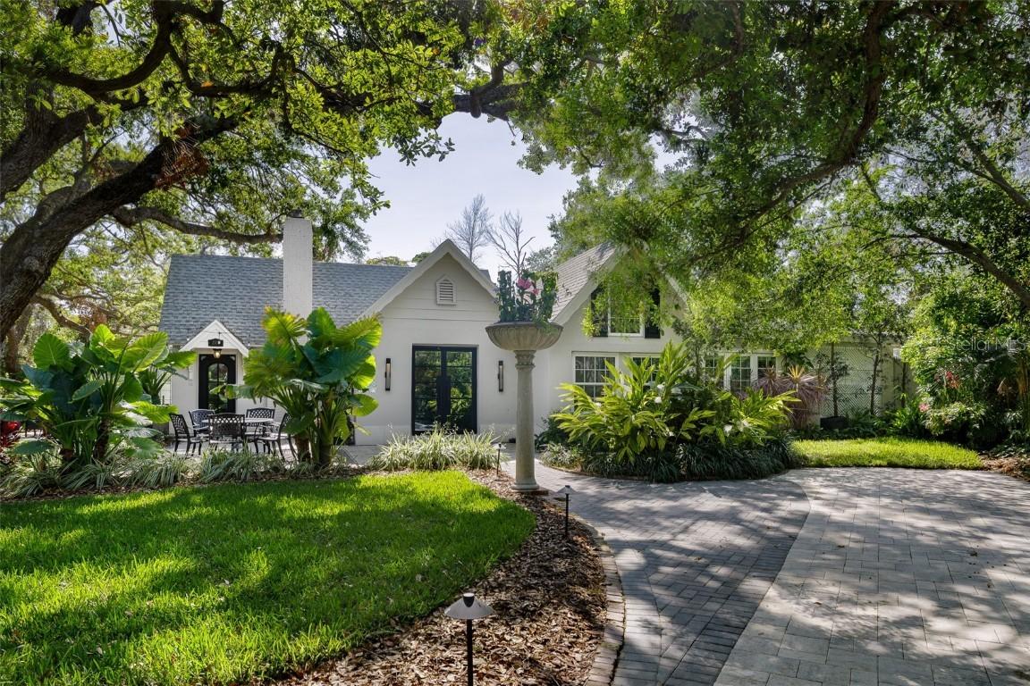 2521 Driftwood Rd., St Petersburg, FL 33705