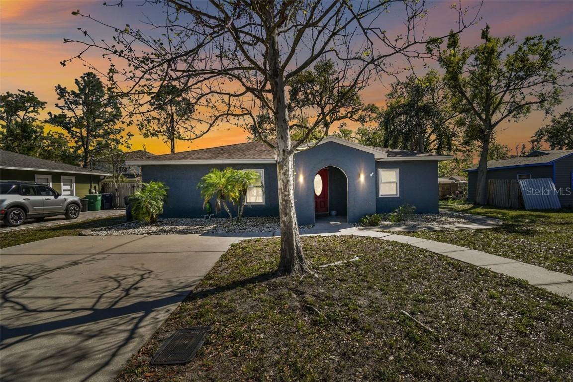 3212 W Hartnett Ave., Tampa, FL 33611