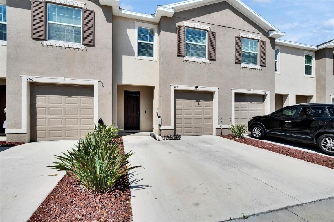 708 Barclay Wood Dr., Ruskin, FL 33570