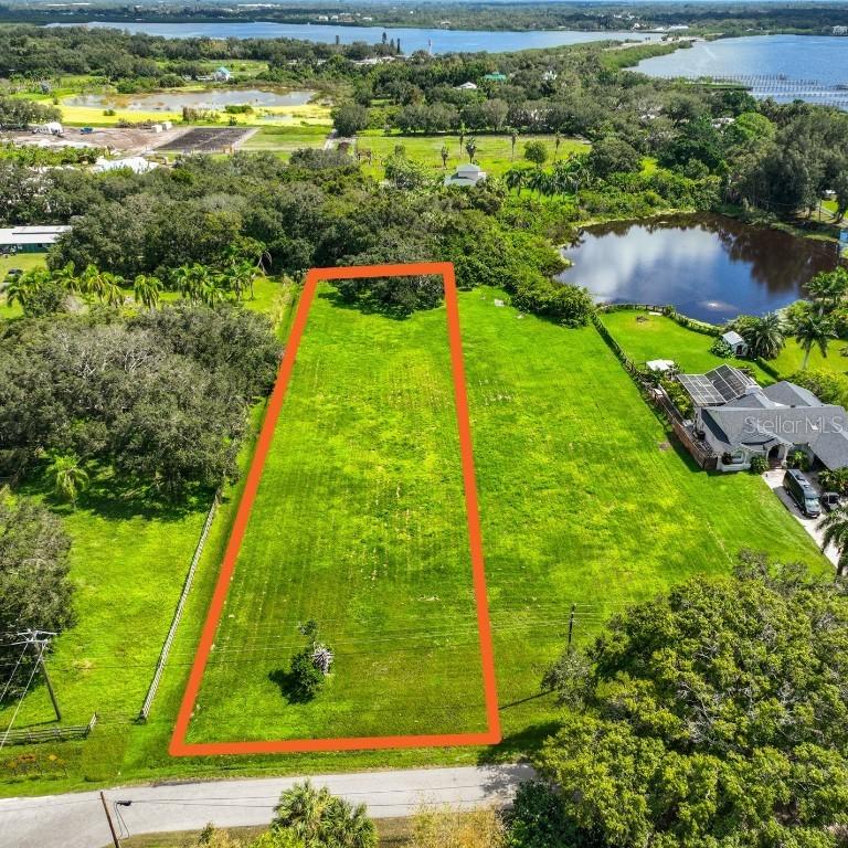1484 Center Rd., Terra Ceia, FL 34250