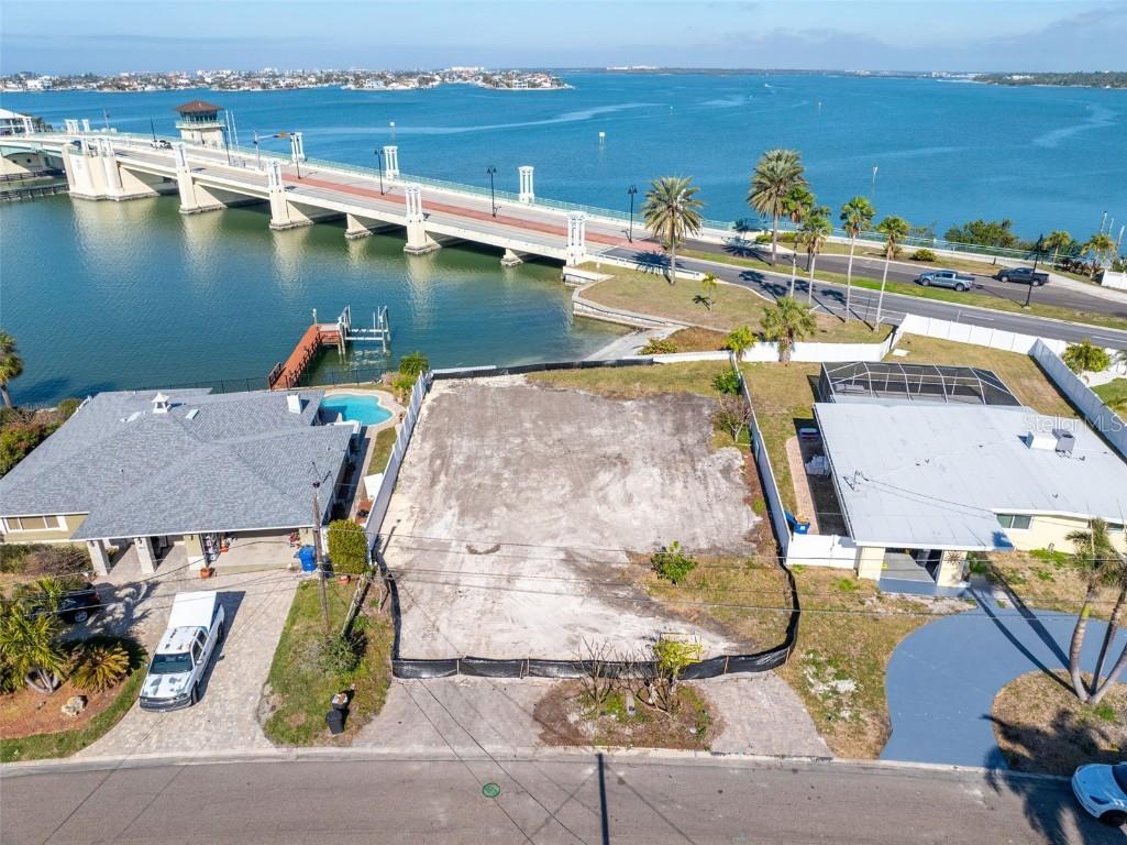 8043 Causeway Blvd., St Petersburg, FL 33707