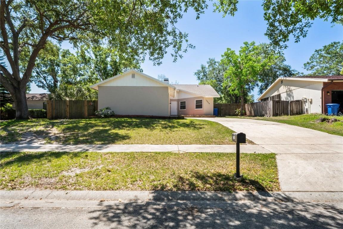 18406 Sterling Silver Cir., Lutz, FL 33549