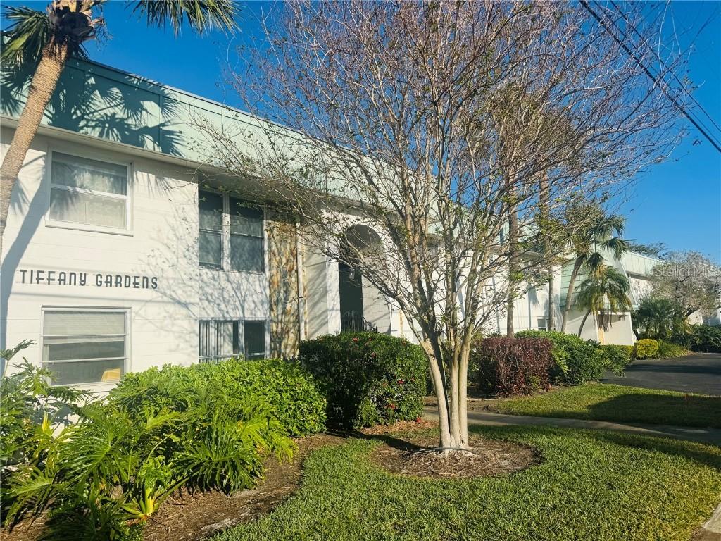 3100 Hartford St. #221, St Petersburg, FL 33713
