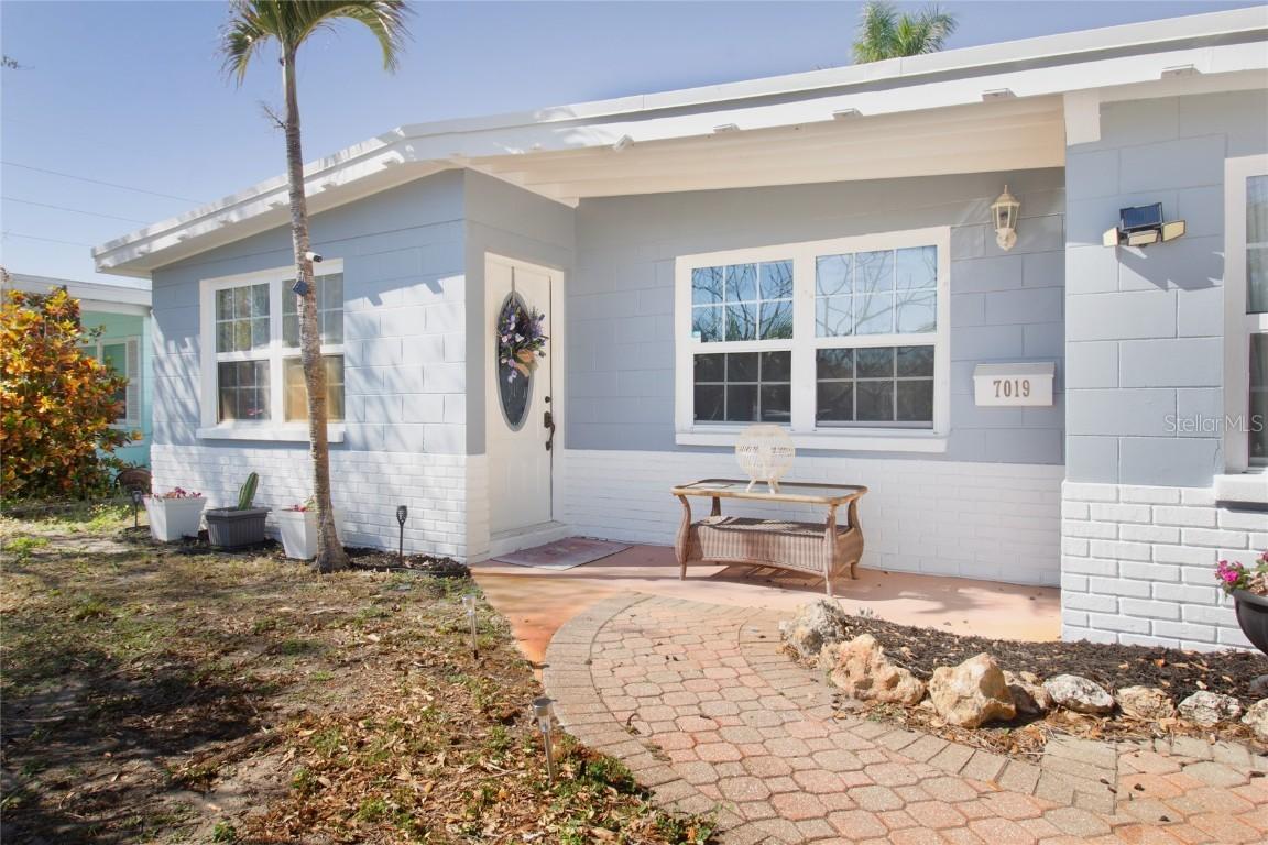 7019 Dartmouth Ave., St Petersburg, FL 33710