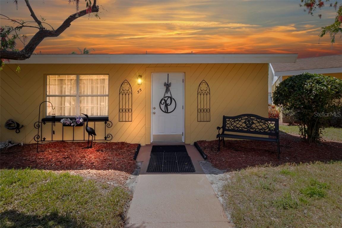 401 Dorchester Pl. #55, Sun City Center, FL 33573