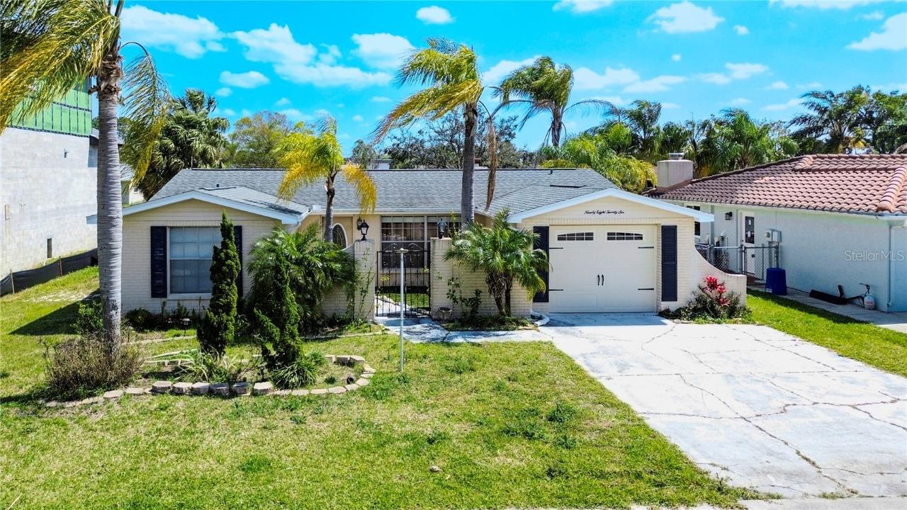 9826 Island Harbor Dr., Port Richey, FL 34668