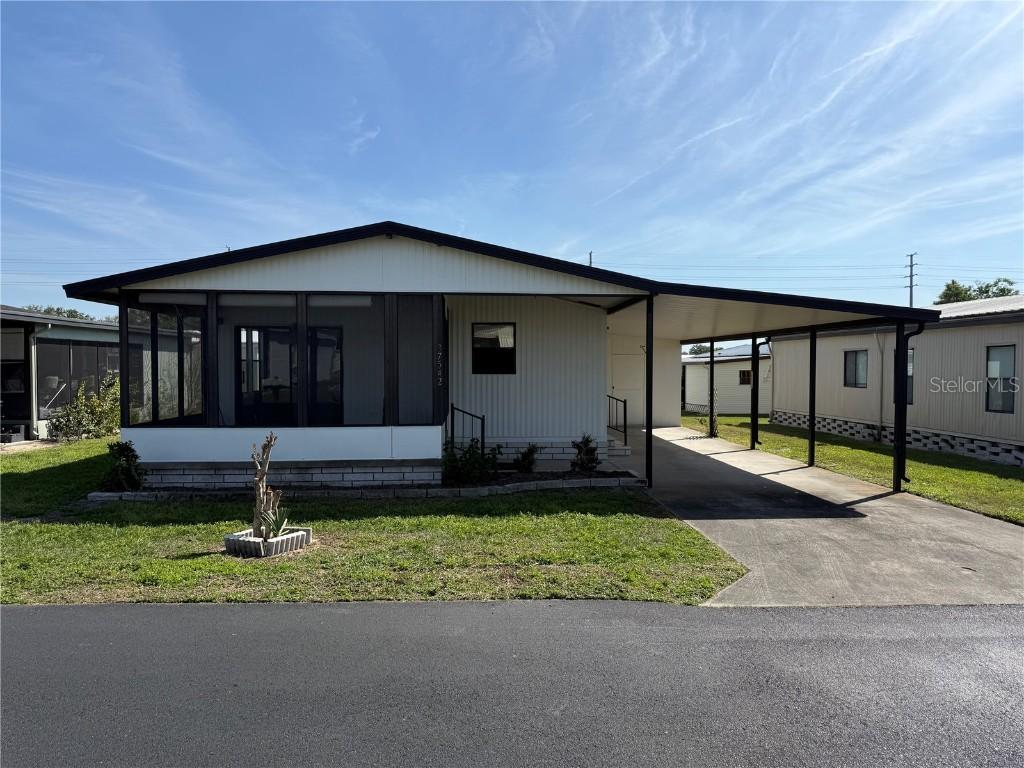 37542 Pinata Ave., Zephyrhills, FL 33541