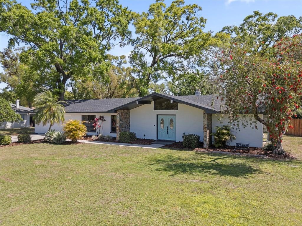 9203 Hollyridge Pl., Temple Terrace, FL 33637