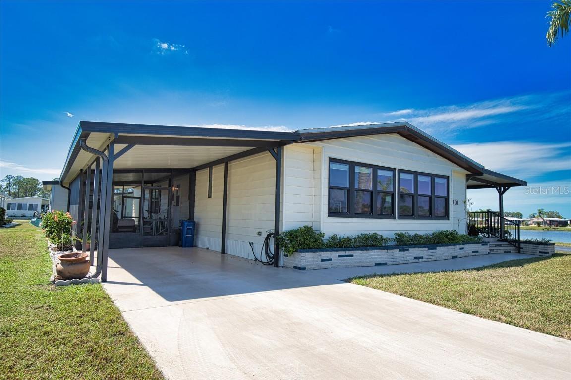 701 Del Luna Dr., North Port, FL 34287