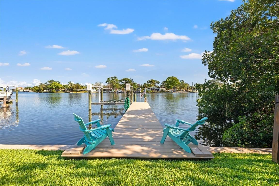 292 Sunlit Cove Dr., St Petersburg, FL 33702