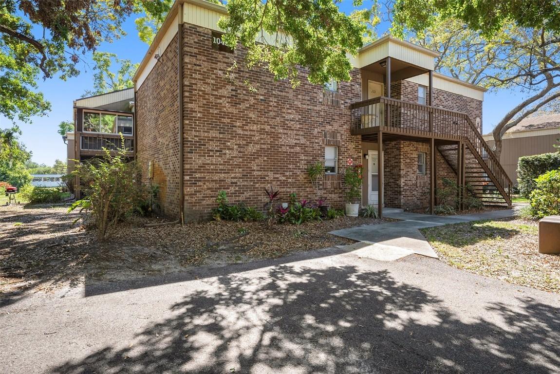 10453 Carrollbrook Cir. #122, Tampa, FL 33618