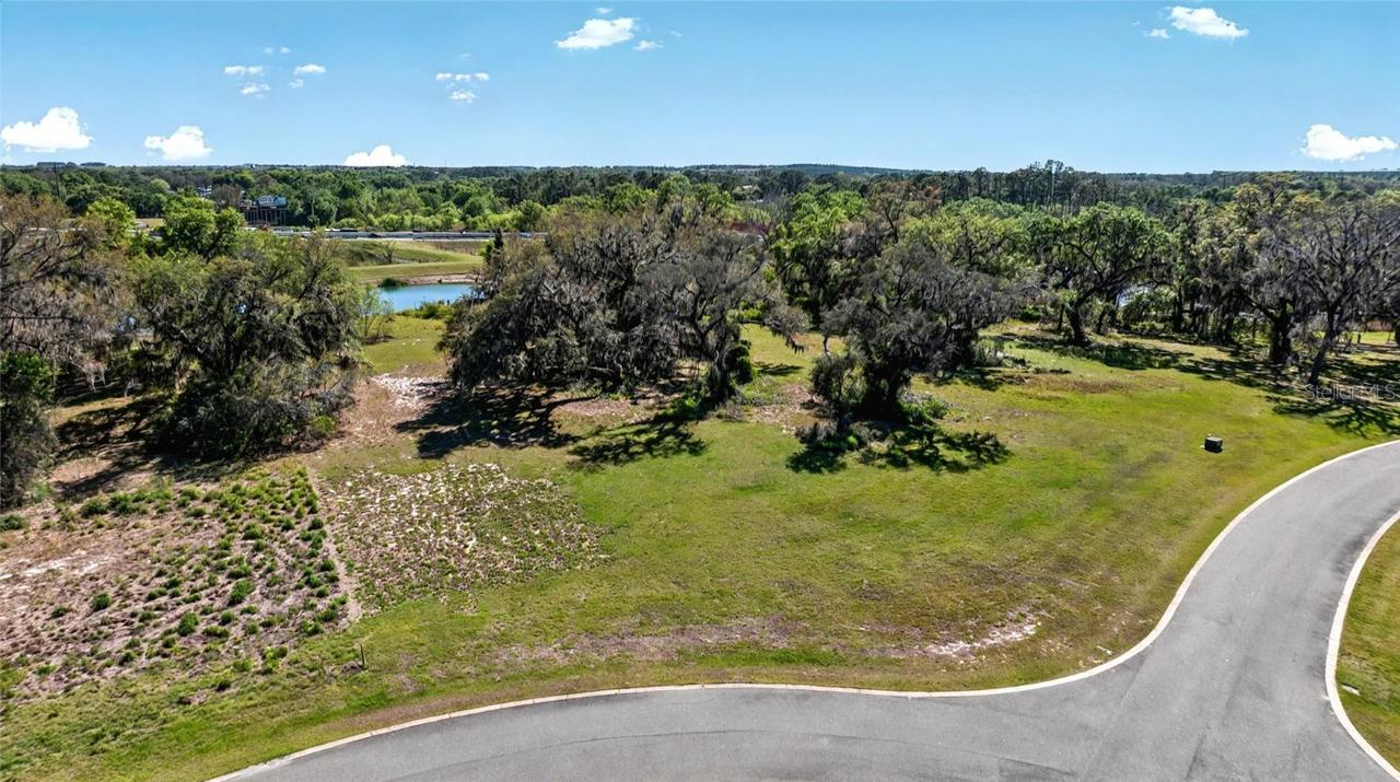 470 Long And Winding Rd., Groveland, FL 34737