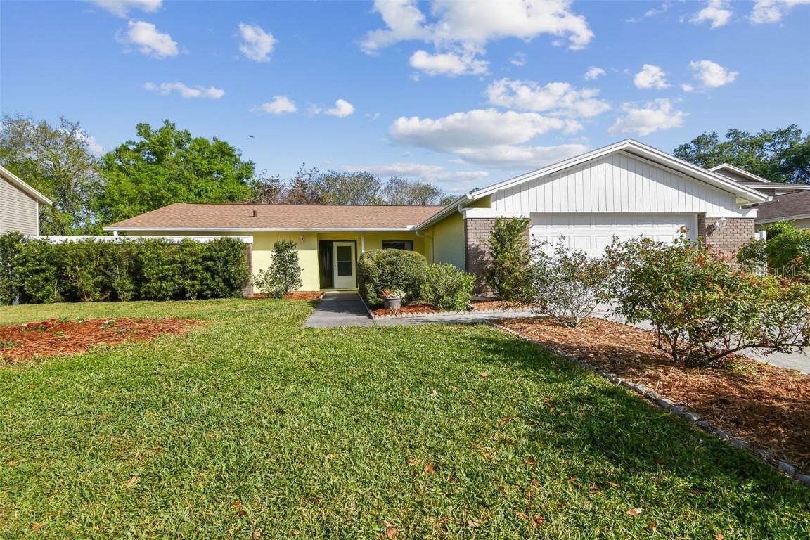 4015 Mountain Springs Ln., Tampa, FL 33624