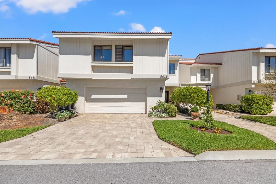 5625 Escondida Blvd., St Petersburg, FL 33715