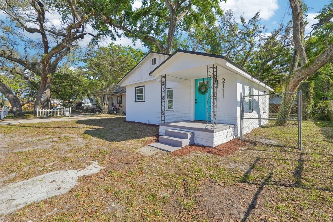 2111 E Ellicott St., Tampa, FL 33610
