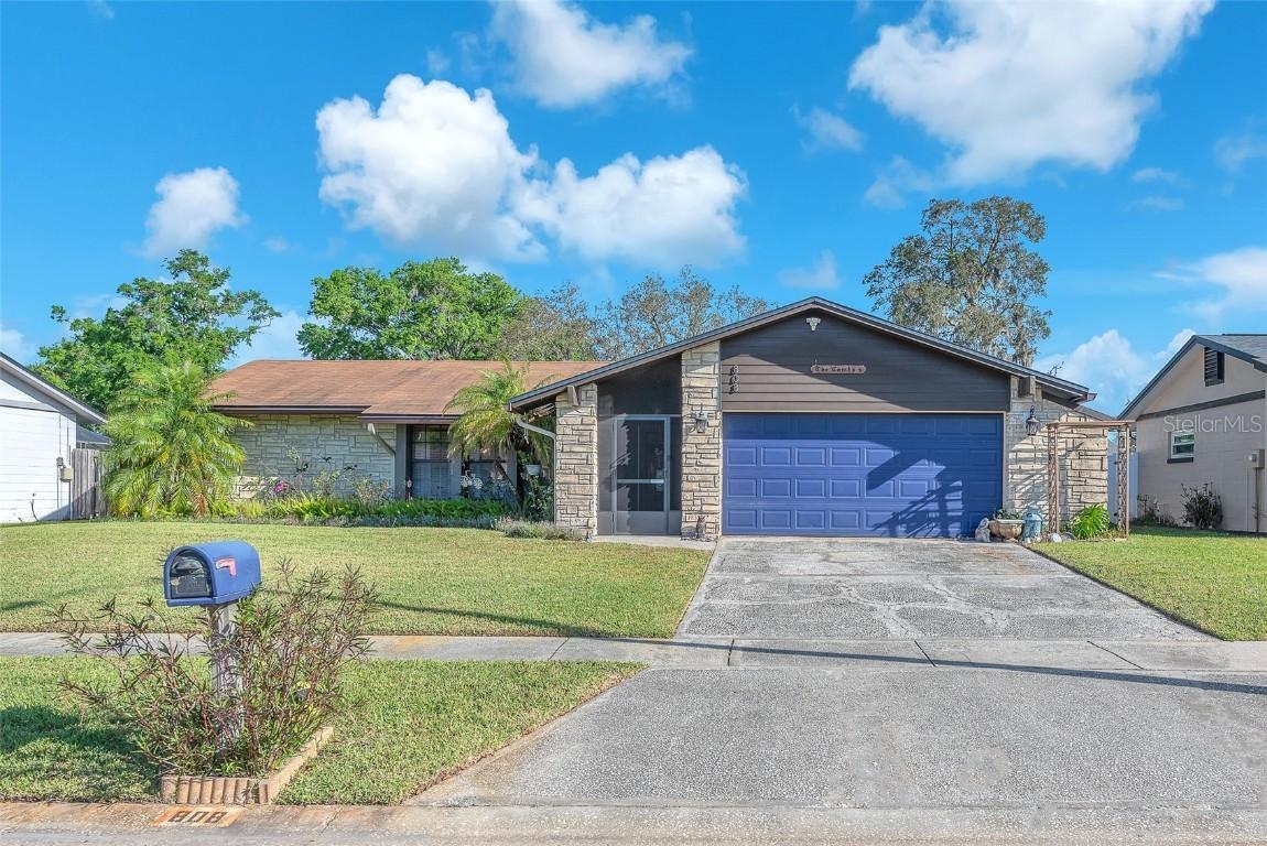 808 Centerwood Ct., Brandon, FL 33511