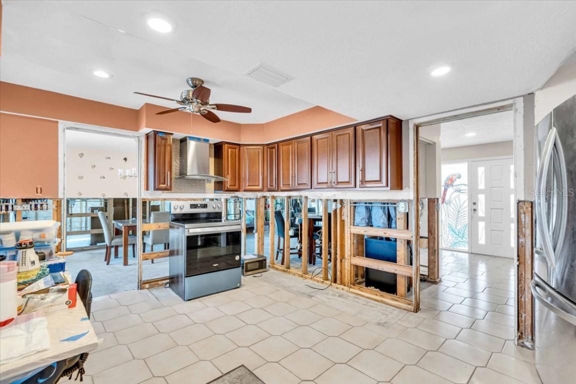 11674 Grove St., Seminole, FL 33772