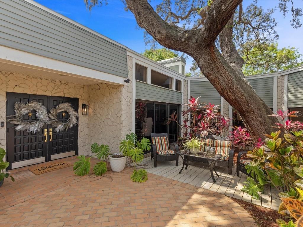 2860 Briarwood Ln., Palm Harbor, FL 34683