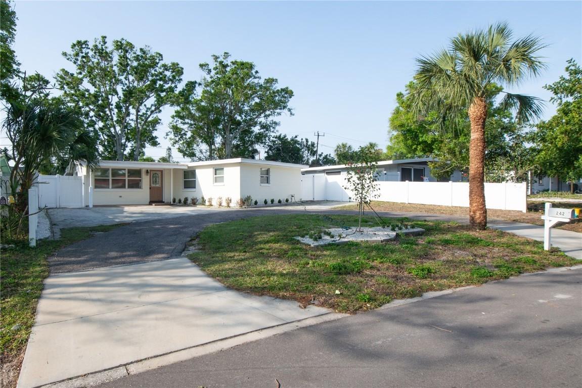 242 11th Ave., Largo, FL 33770