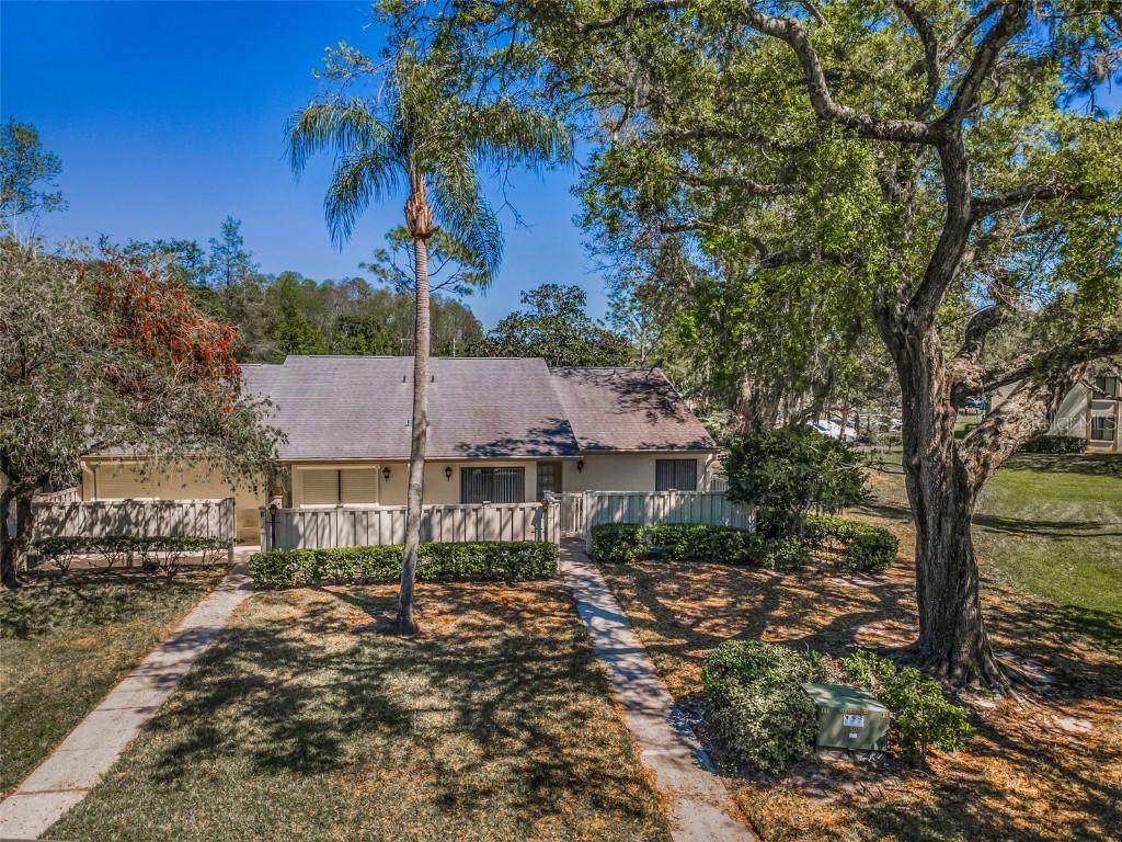 1333 Shady Pine Way #F, Tarpon Springs, FL 34688