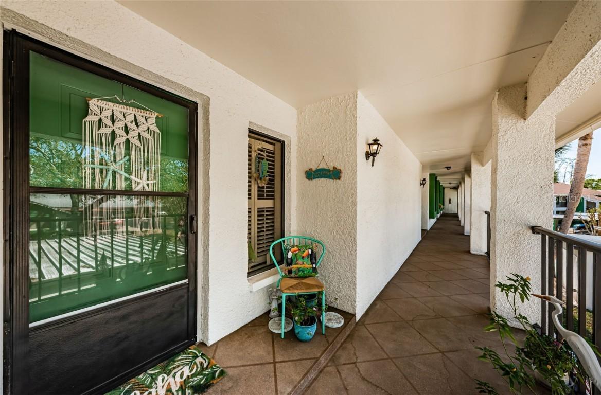 2537 Royal Pines Cir. #19I, Clearwater, FL 33763