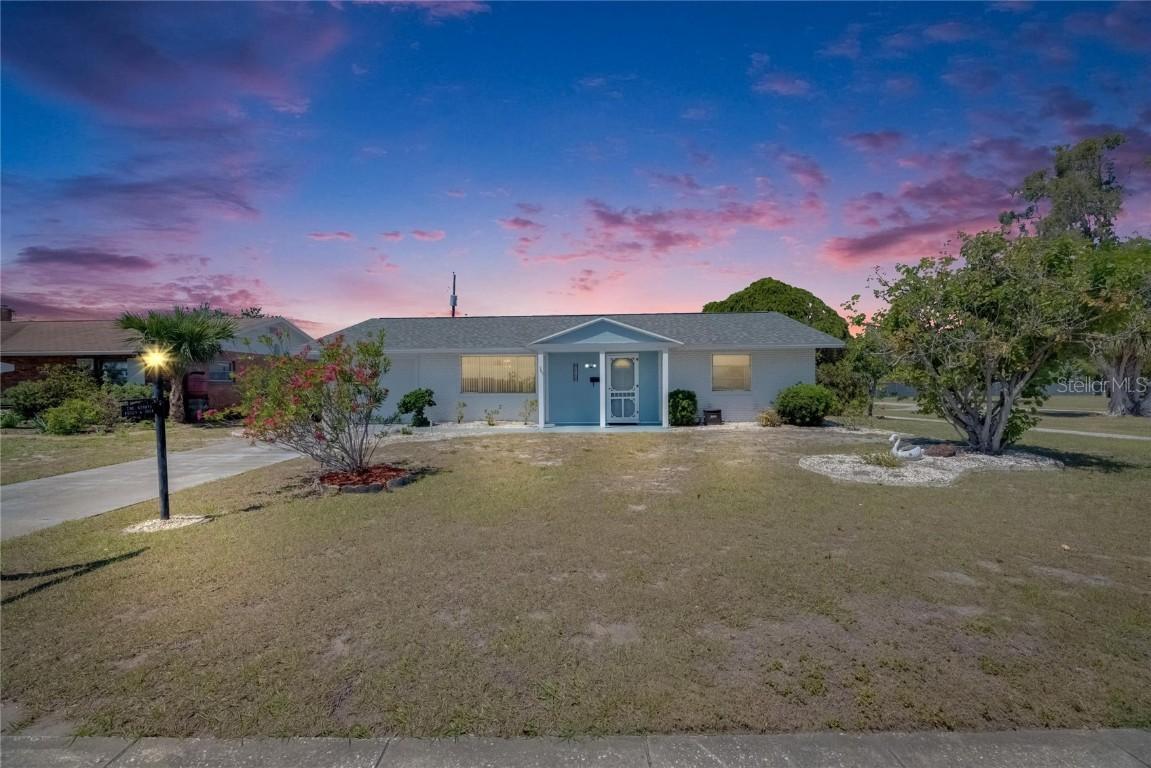 1112 Cherry Hills Dr., Sun City Center, FL 33573