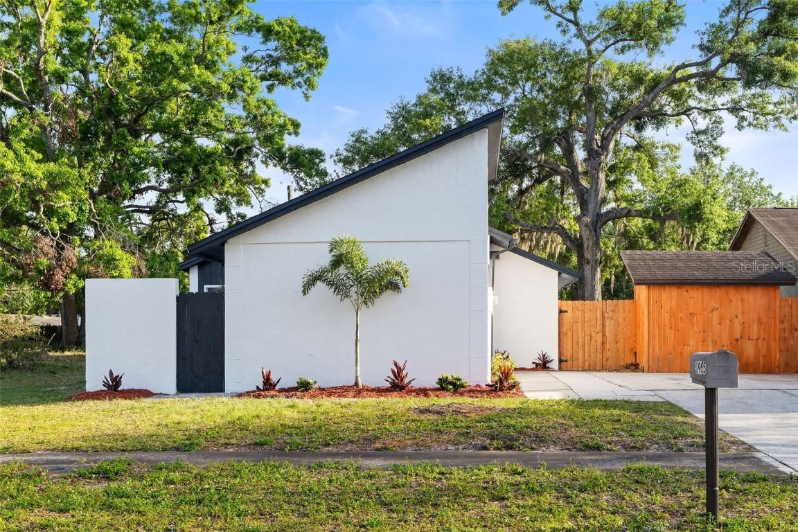 1965 Gregory Dr., Tampa, FL 33613