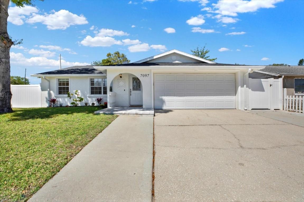 7097 Aberfeldy Ave., St Petersburg, FL 33709