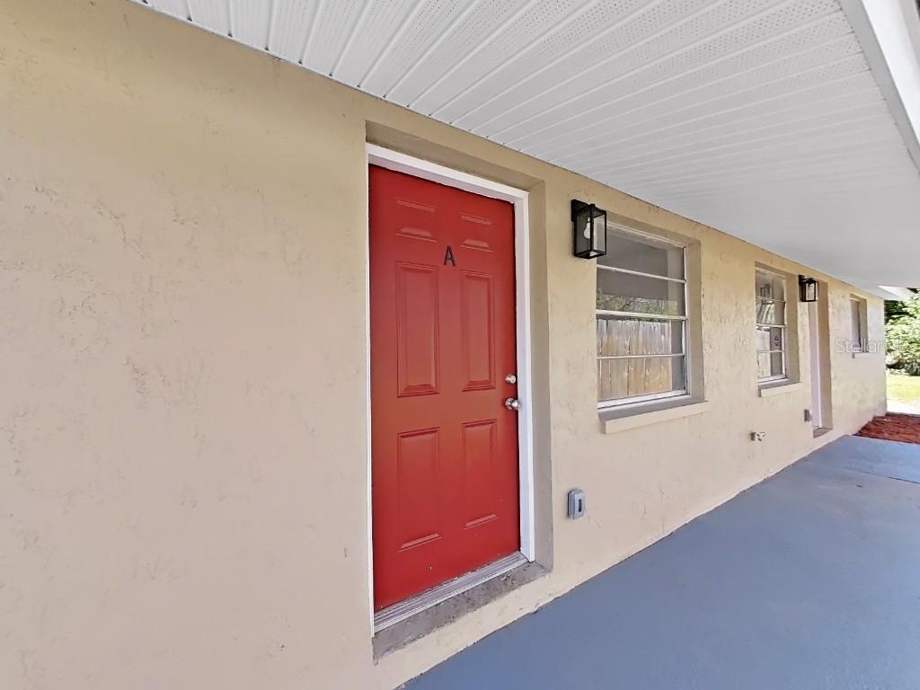 10404 Hershey Rd Rd. #A and b, Thonotosassa, FL 33592