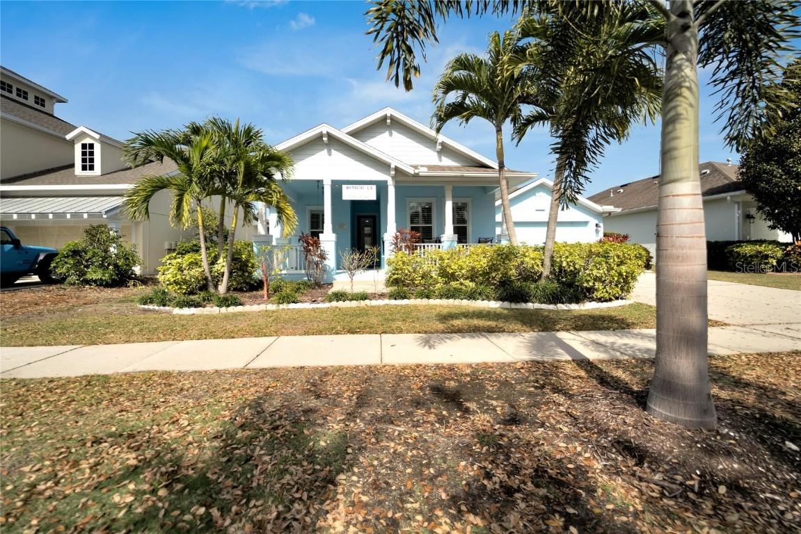 527 Manns Harbor Dr., Apollo Beach, FL 33572