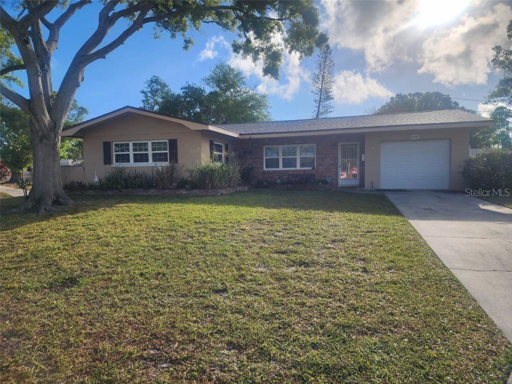 5900 6th Way, St Petersburg, FL 33705