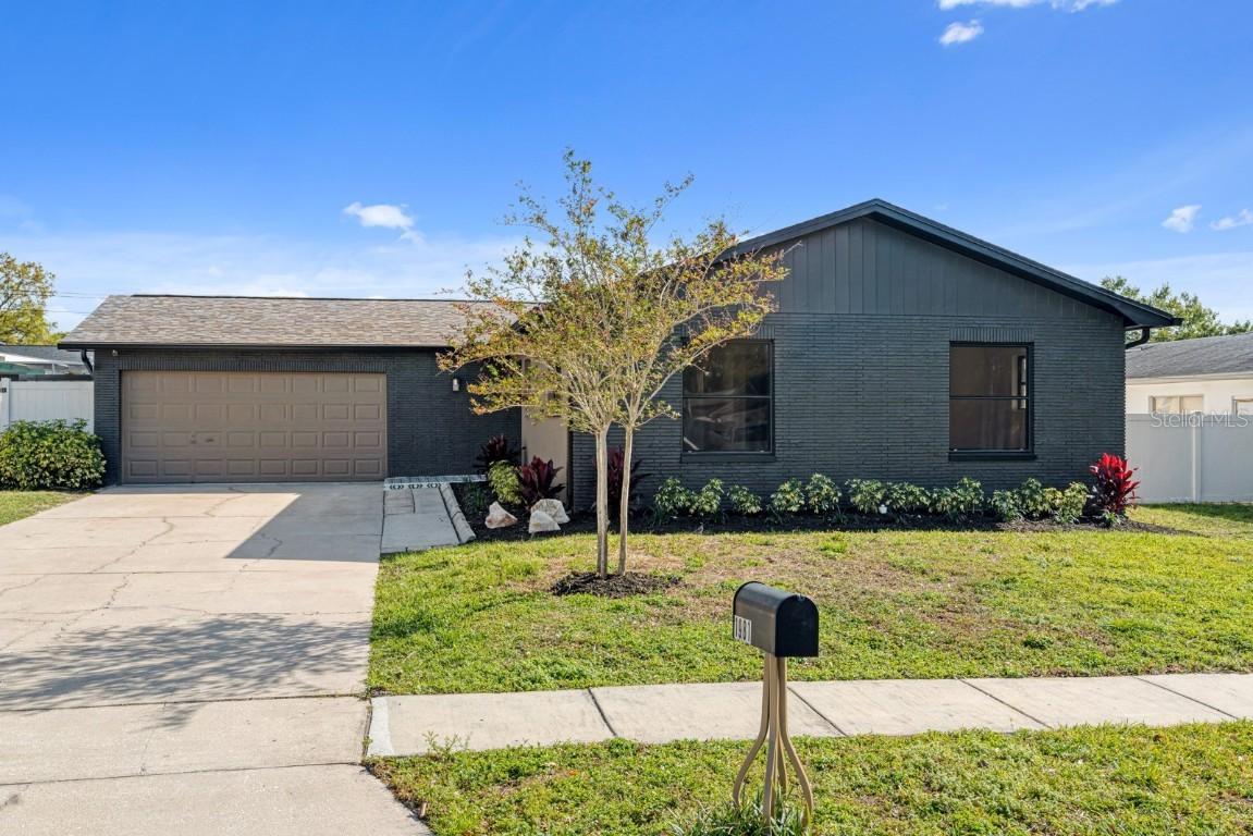 1981 Briarwood St., Dunedin, FL 34698