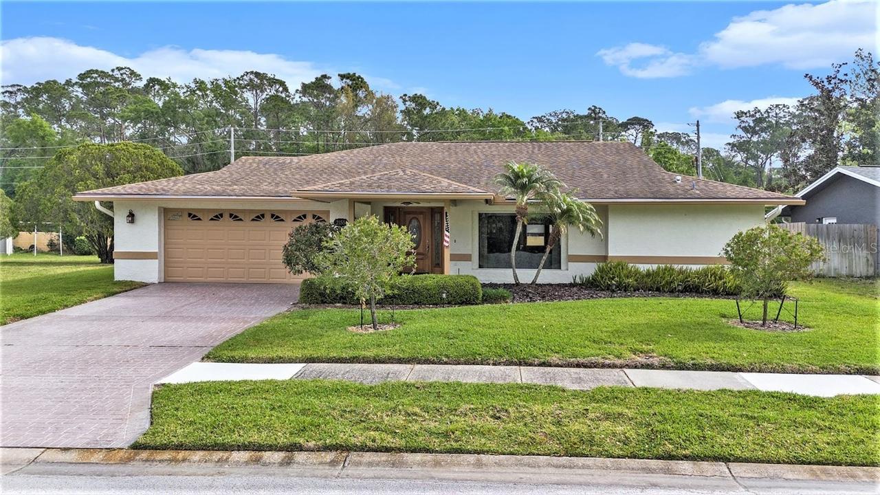 2155 Crowsnest Dr., Palm Harbor, FL 34685