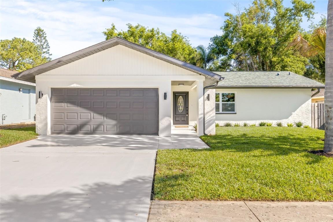 2651 Surrey Dr., Palm Harbor, FL 34684