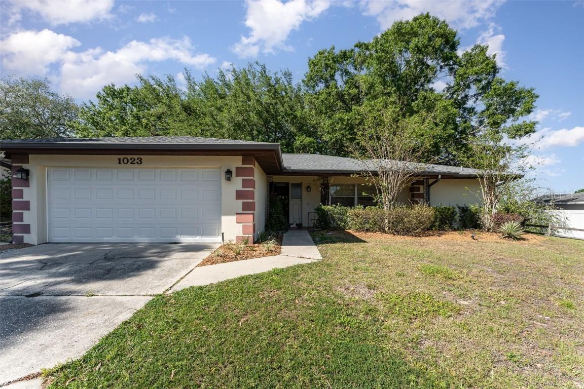 1023 Mockingbird Cir., Winter Haven, FL 33884