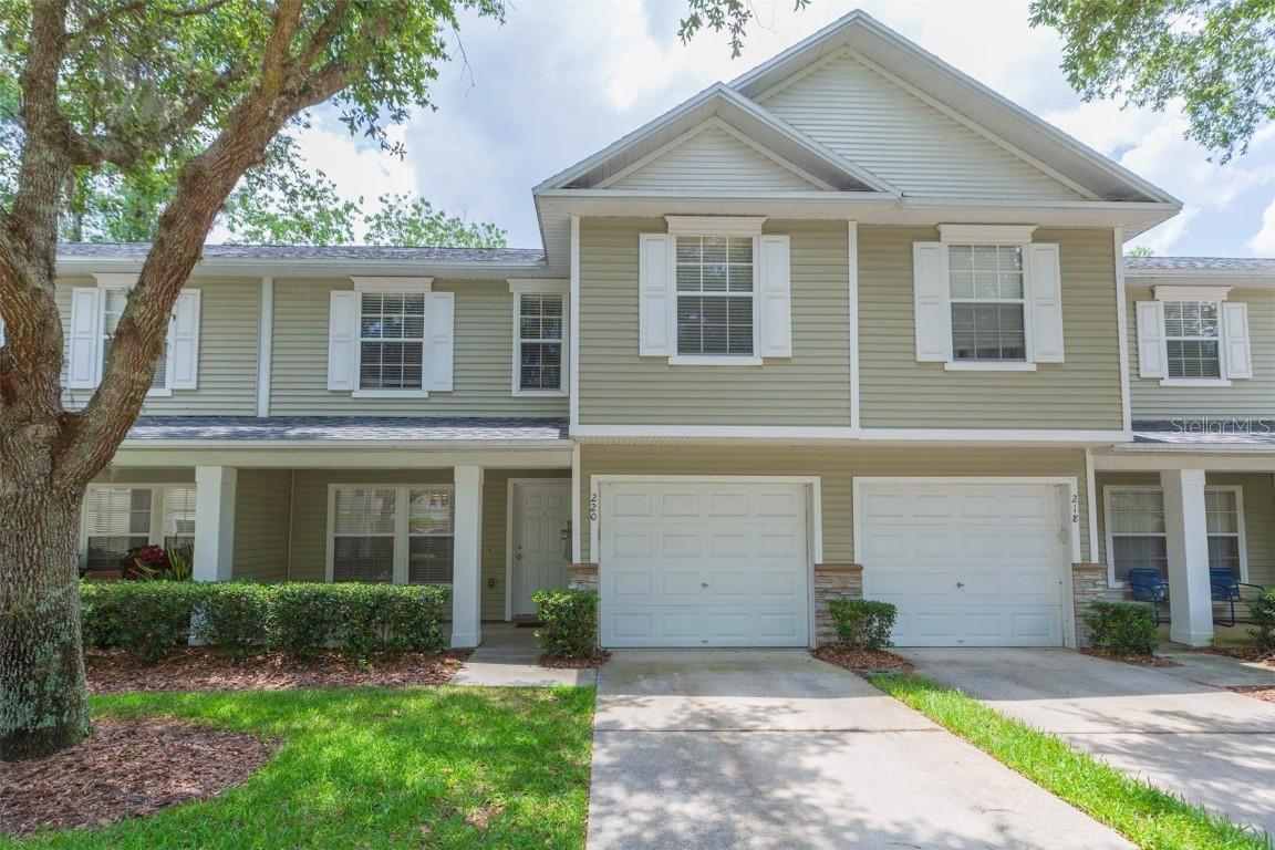 220 Sawtooth Dr., Valrico, FL 33594