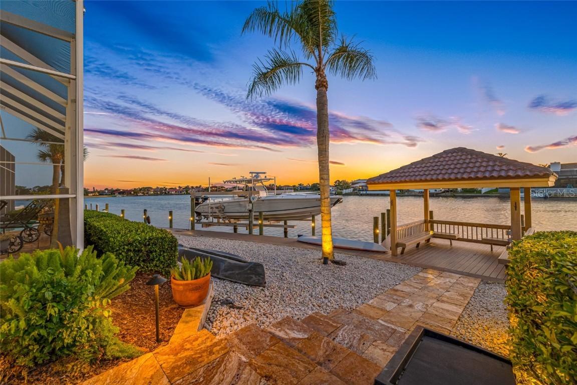 5812 Mariners Watch Dr., Tampa, FL 33615