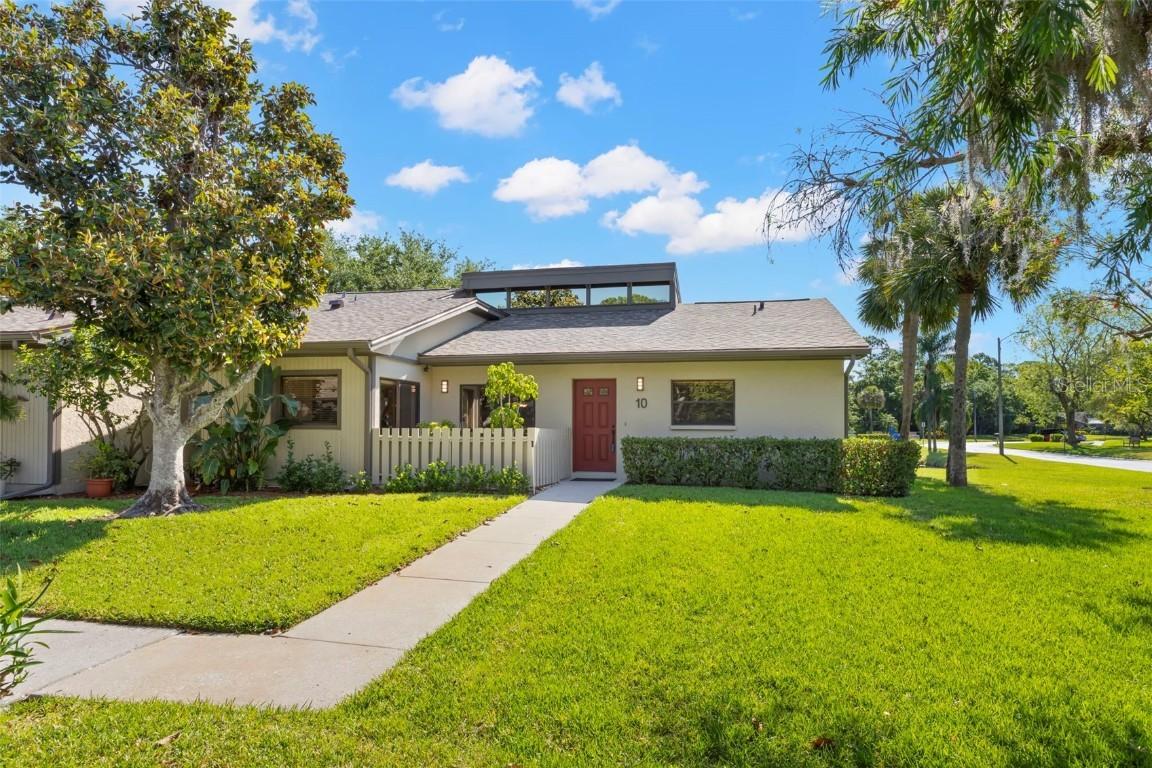 10 James Ct., Oldsmar, FL 34677