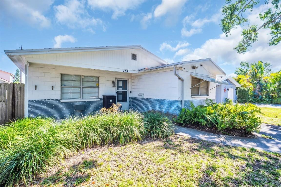 753 Almeda St., St Petersburg, FL 33702