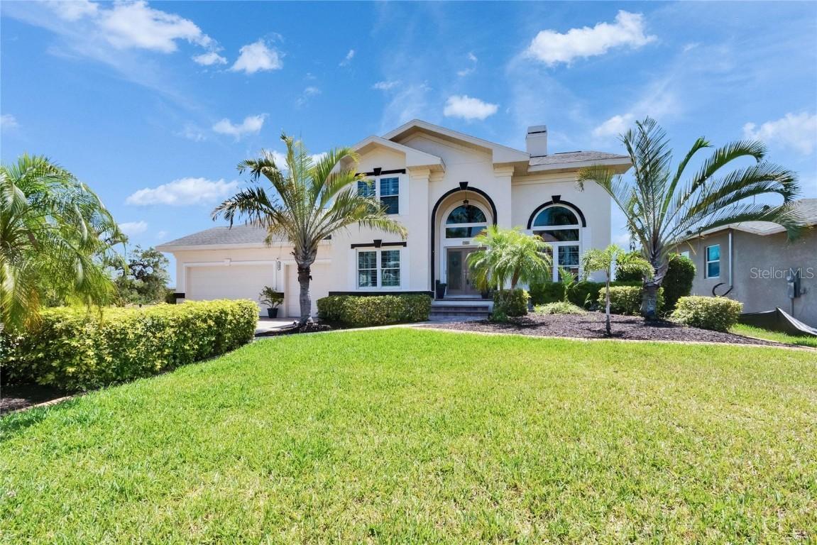 706 Bunker View Dr., Apollo Beach, FL 33572