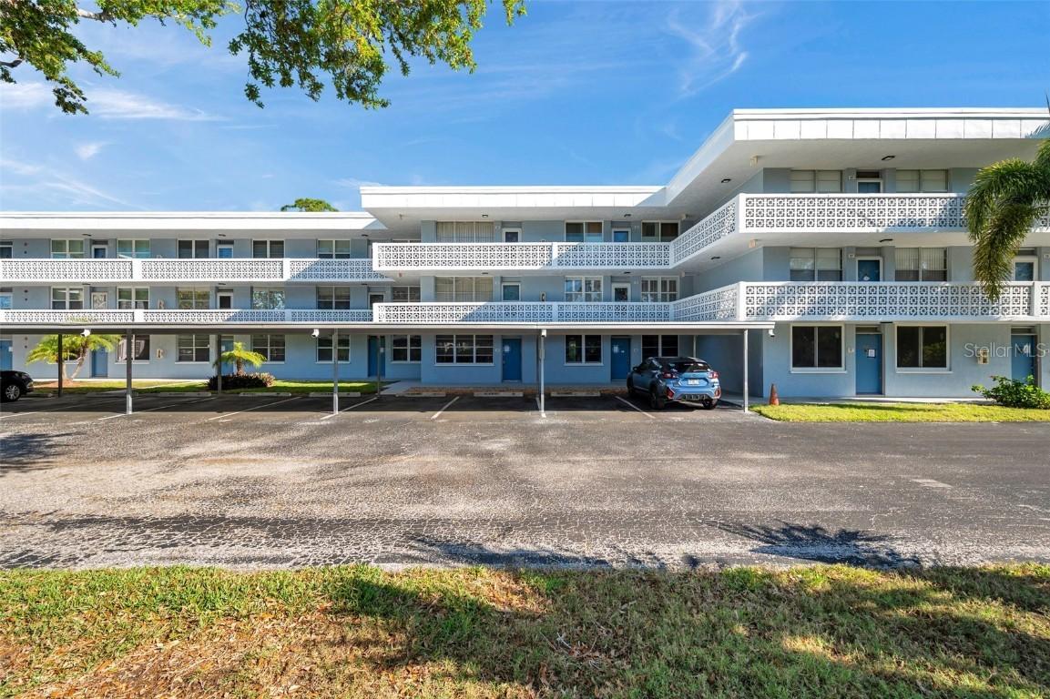 4720 Locust St. #206, St Petersburg, FL 33703