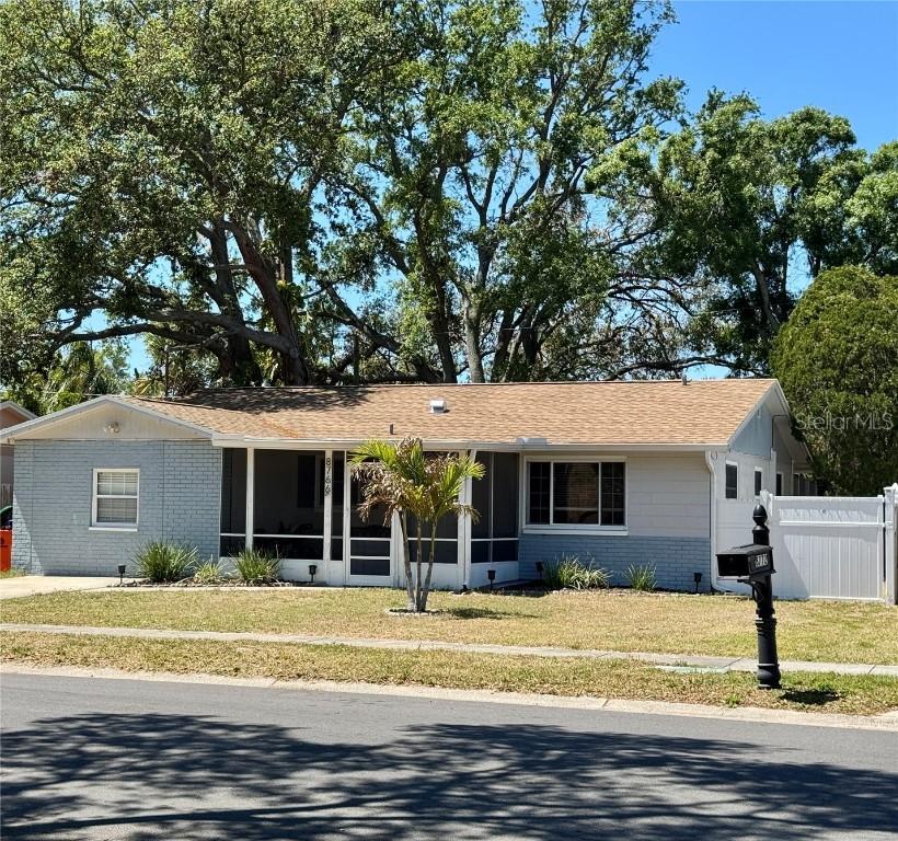 8766 91st St., Seminole, FL 33777
