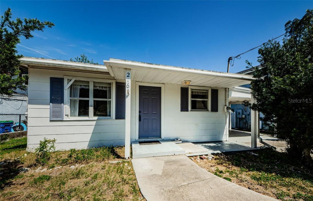 216 Grace St., Crystal Beach, FL 34681