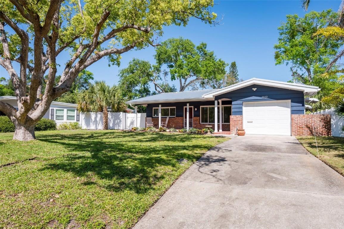 2019 Inner Cir., St Petersburg, FL 33712