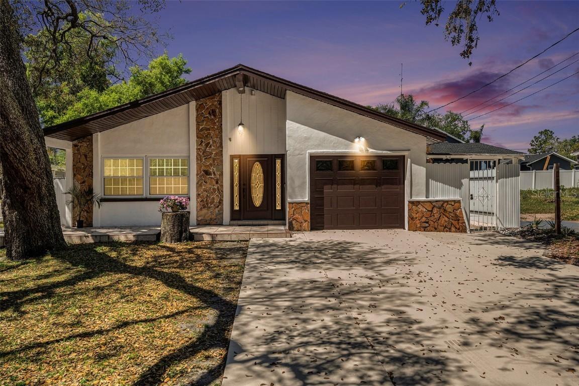 8902 N Hamner Ave., Tampa, FL 33604