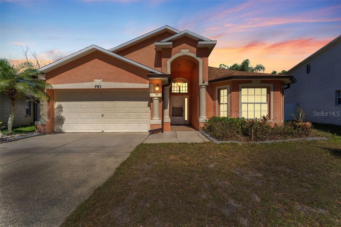 701 Somerstone Dr., Valrico, FL 33594