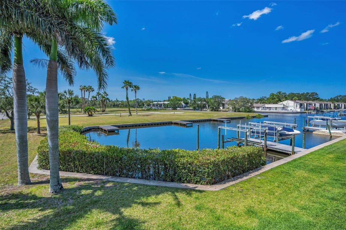 47 W Morgan St., Tarpon Springs, FL 34689
