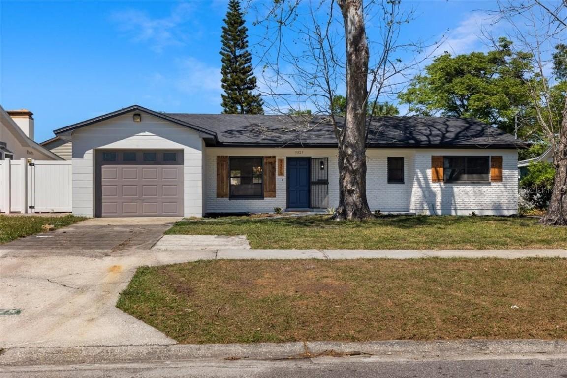 3325 W Paris St., Tampa, FL 33614