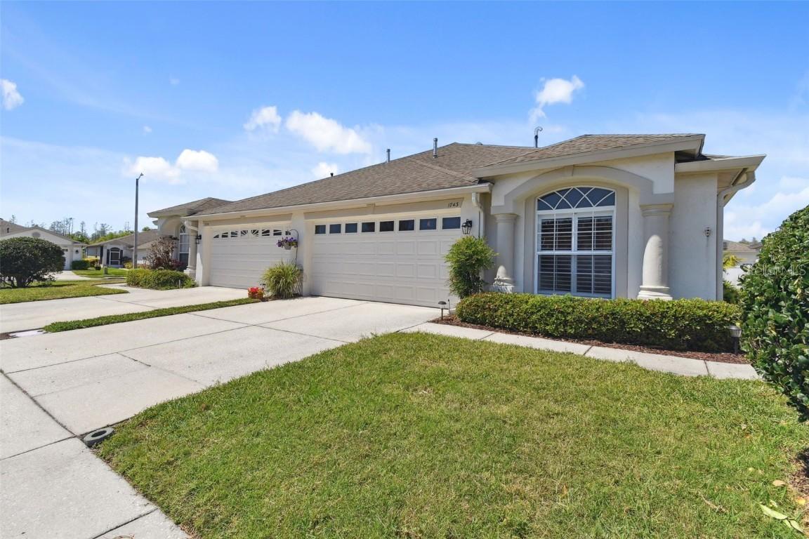 1743 Ravenridge St., Wesley Chapel, FL 33543